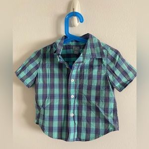 Short sleeve button down shirts GAP Size 18-24M(Boys)